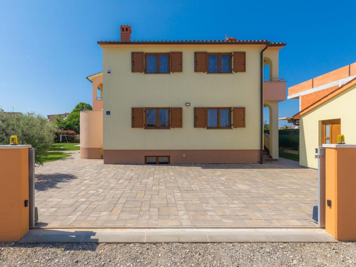 Holiday Home Linden Tree By Interhome Пула Экстерьер фото