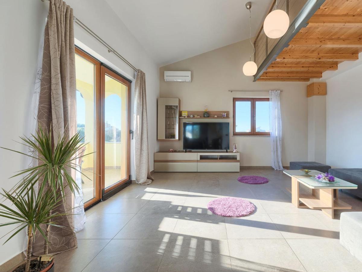 Holiday Home Linden Tree By Interhome Пула Экстерьер фото