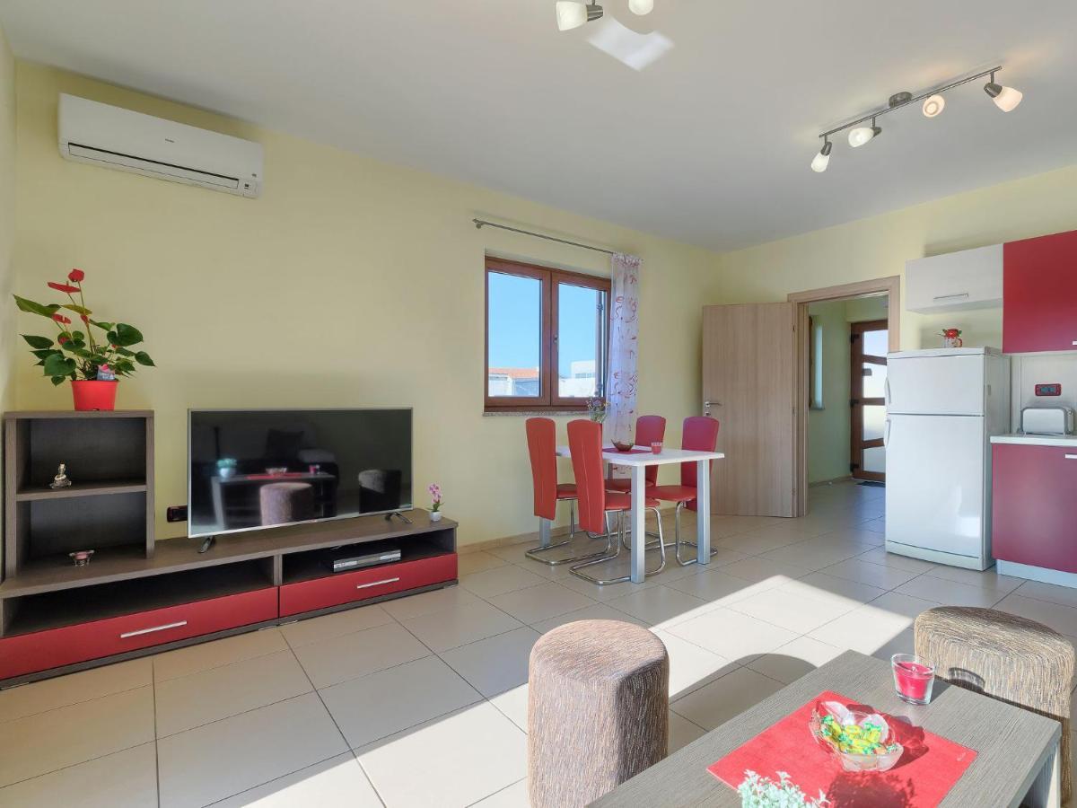 Holiday Home Linden Tree By Interhome Пула Экстерьер фото