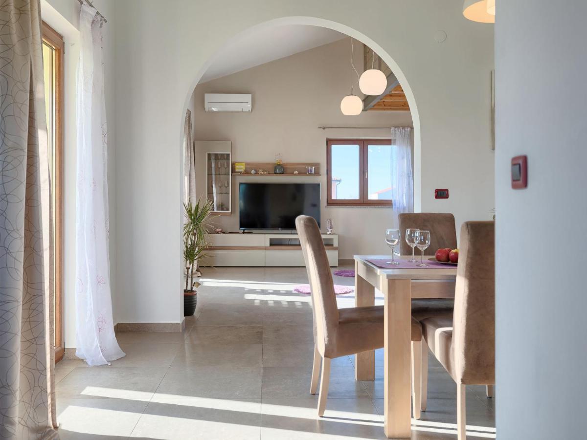 Holiday Home Linden Tree By Interhome Пула Экстерьер фото